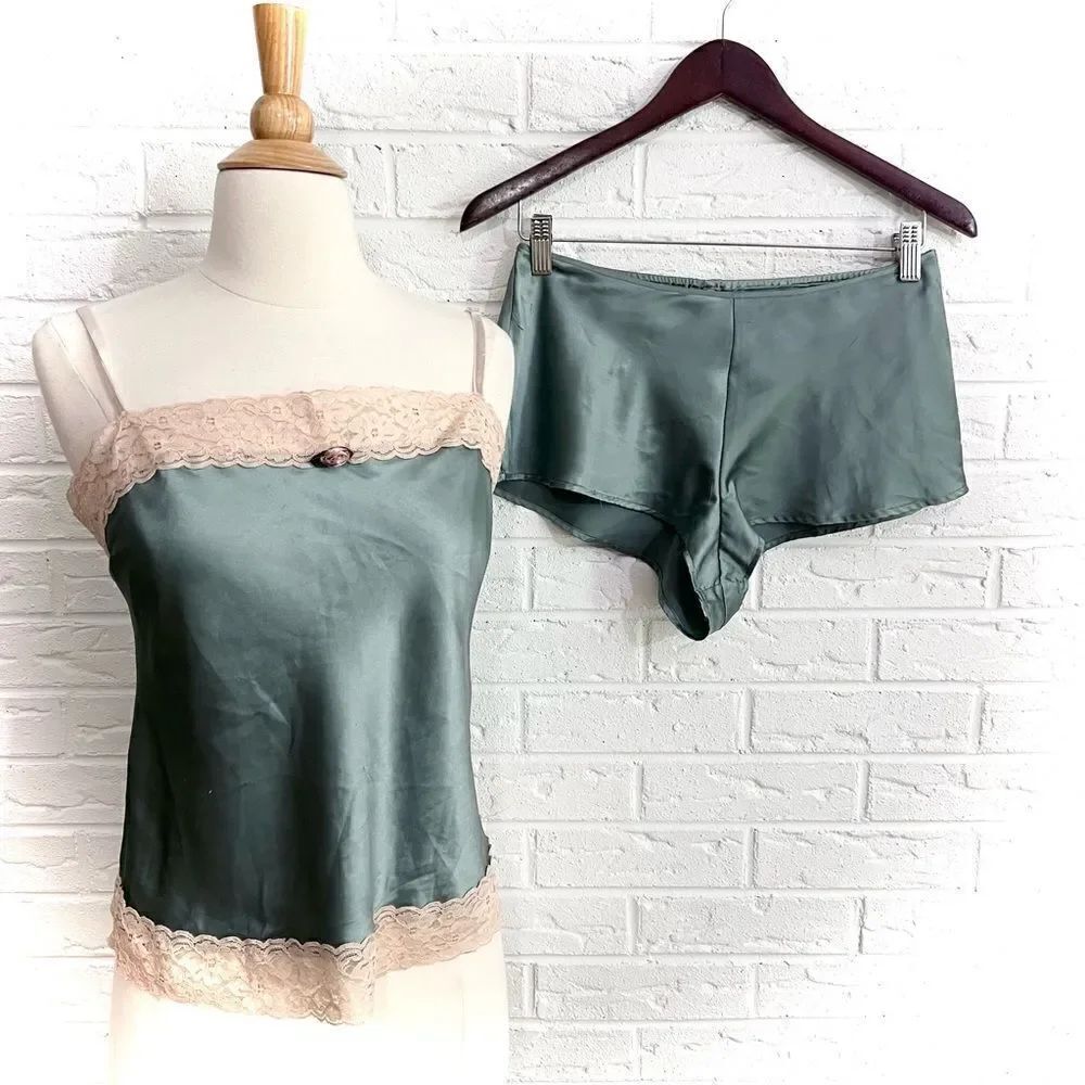 VINTAGE Y2K Victoria’s Secret Satin Lace Sleep Set Size Small